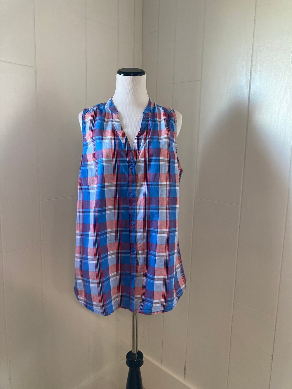 Faded Glory Blue & Red Plaid Sleeveless Buttondown, Size XL